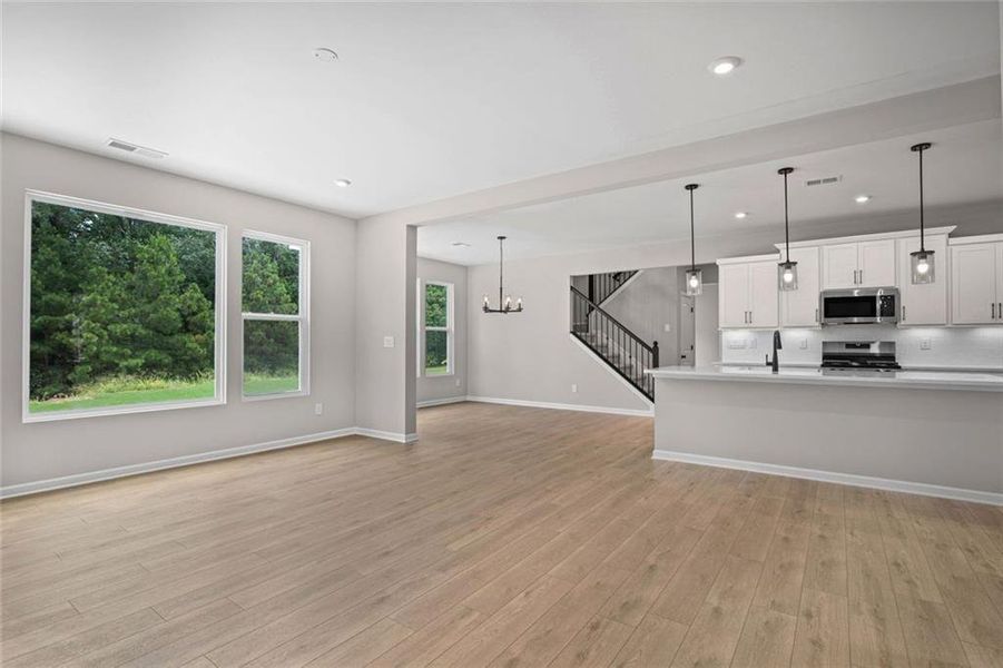Spacious, unfurnished interior of a new home in Pickens Bluff, Dallas (Image 15).