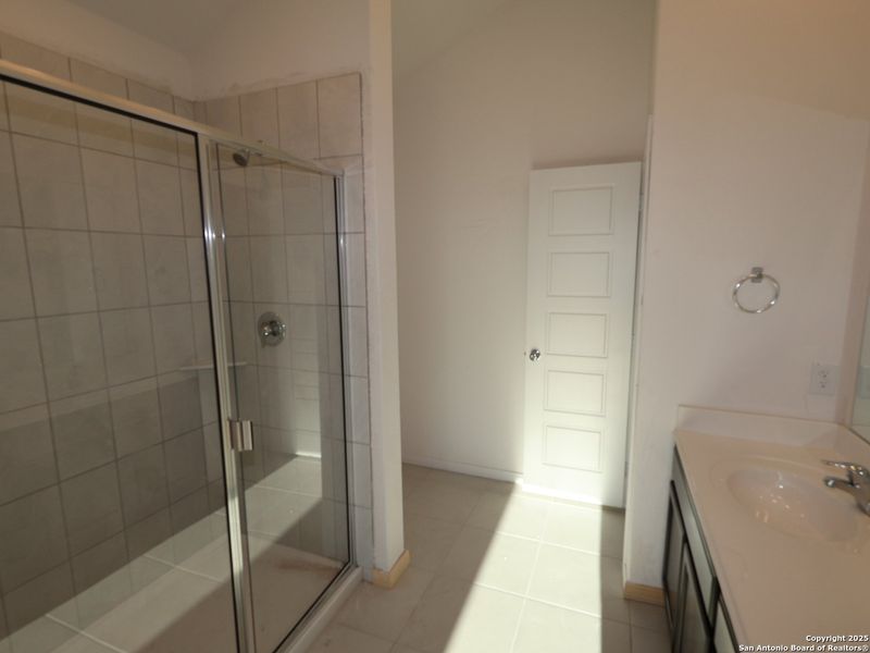 Furnished interior view inside a new home in Agave, San Antonio (Image 13).