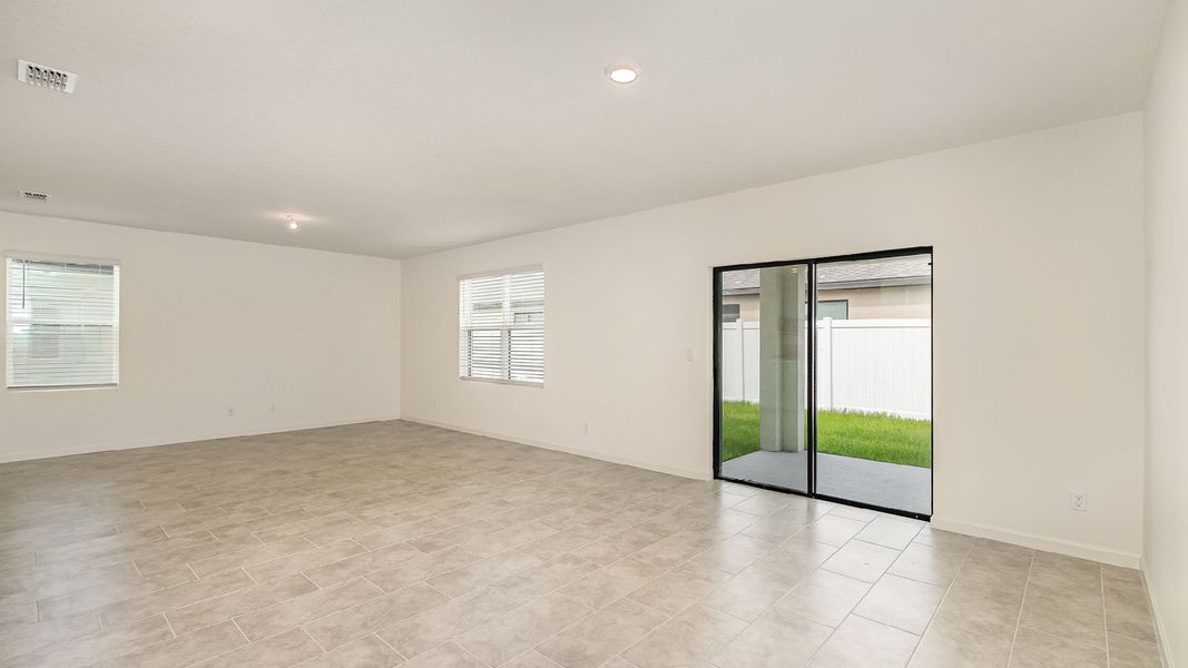Representative unfurnished interior of a home built from the Hayden by D.R. Horton in Morningside, Fort Pierce (Image 14).