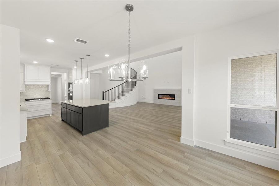 14. 1232 Eclipse - Nook (2) 14. 1232 Eclipse - Nook (2)