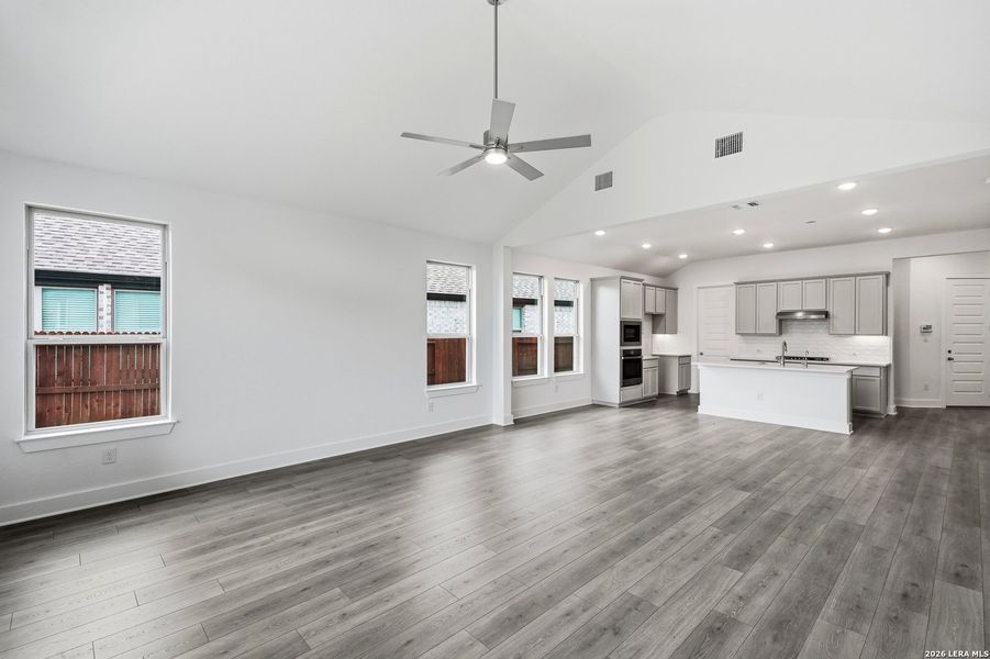 Spacious, unfurnished interior of a new home in Stillwater Ranch, San Antonio (Image 26). Spacious, unfurnished interior of a new home in Stillwater Ranch, San Antonio (Image 26).
