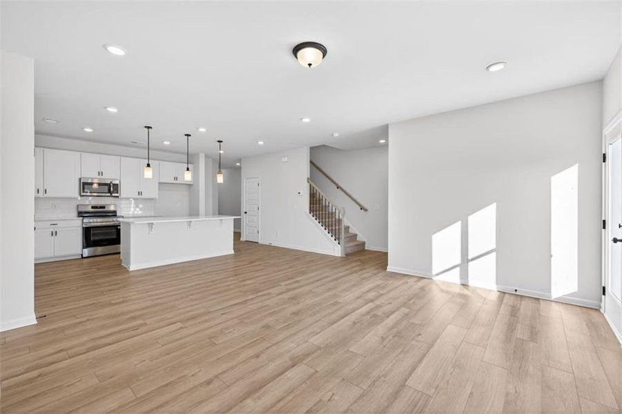 Spacious, unfurnished interior of a new home in Sanders Park, Austell (Image 29).