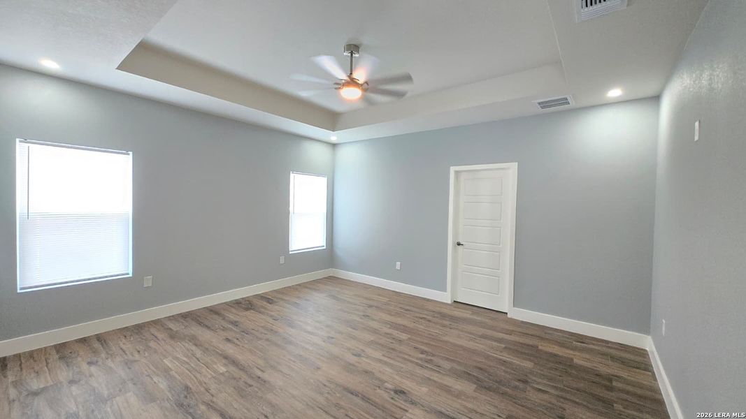 Spacious, unfurnished interior of a new home in , D'Hanis (Image 20).