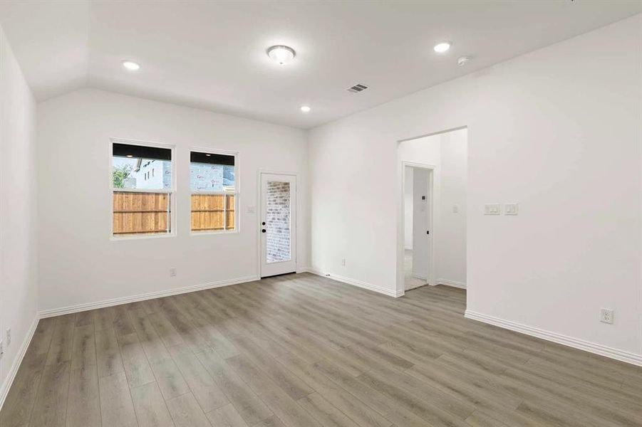 Spacious, unfurnished interior of a new home in Creekview Fossil Ridge, Pilot Point (Image 12). Spacious, unfurnished interior of a new home in Creekview Fossil Ridge, Pilot Point (Image 12).