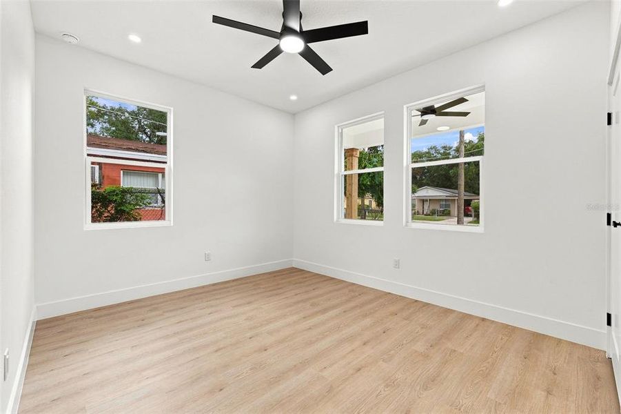 Spacious, unfurnished interior of a new home in , Tampa (Image 21).