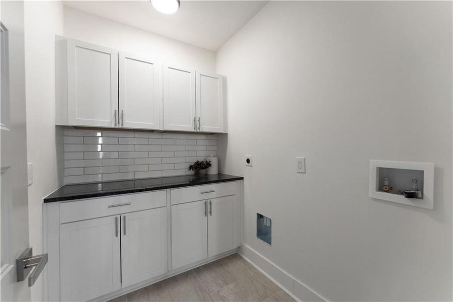 Furnished interior view inside a new home in , Gainesville (Image 6).