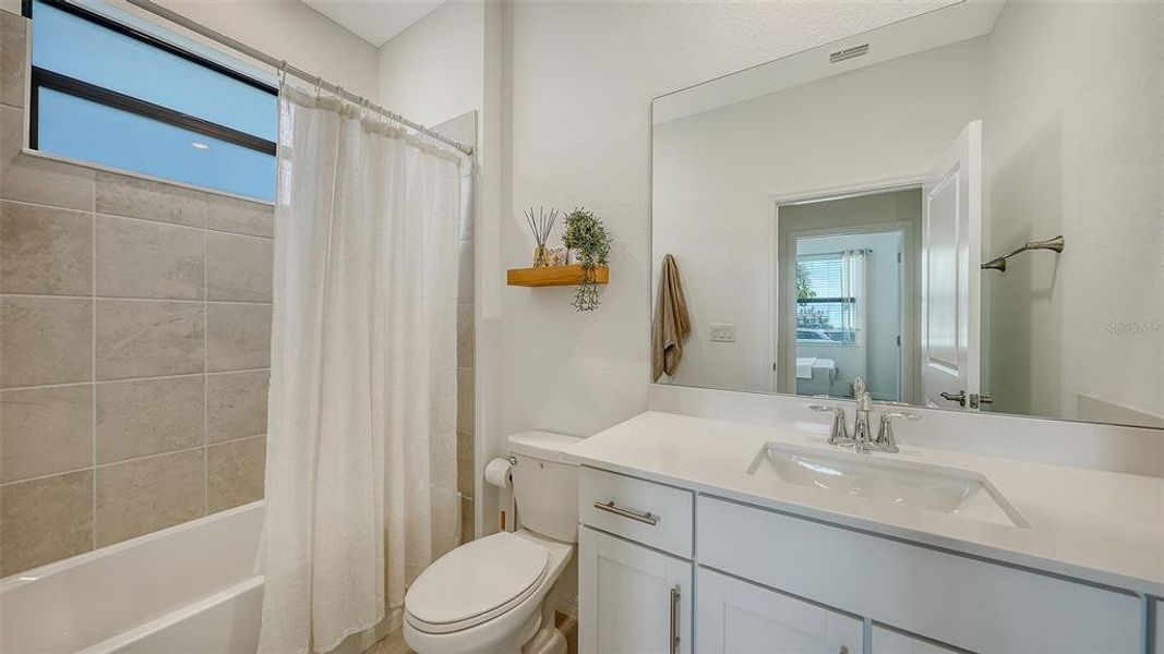 Furnished interior view inside a new home in , Venice (Image 46).