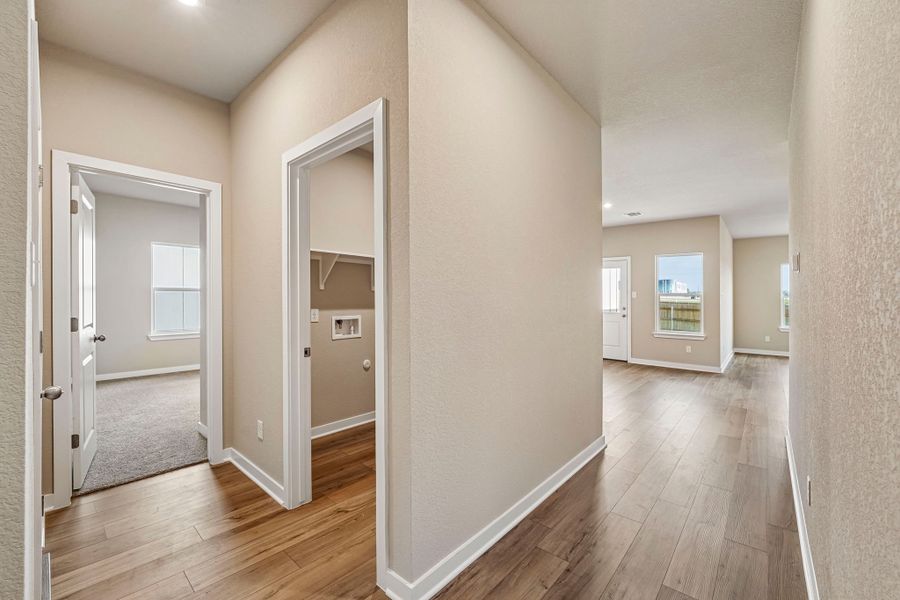 Spacious, unfurnished interior of a new home in Hillside Village, Temple (Image 9).