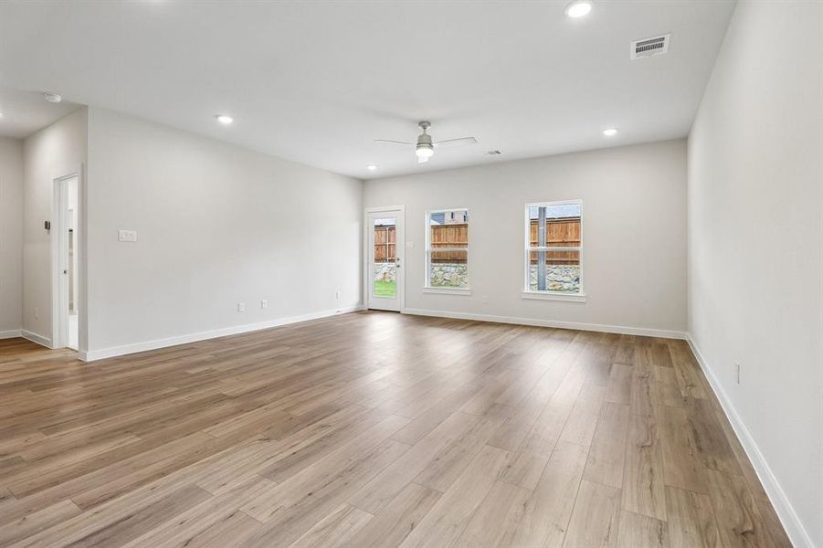 Spacious, unfurnished interior of a new home in Overland Grove, Forney (Image 14).