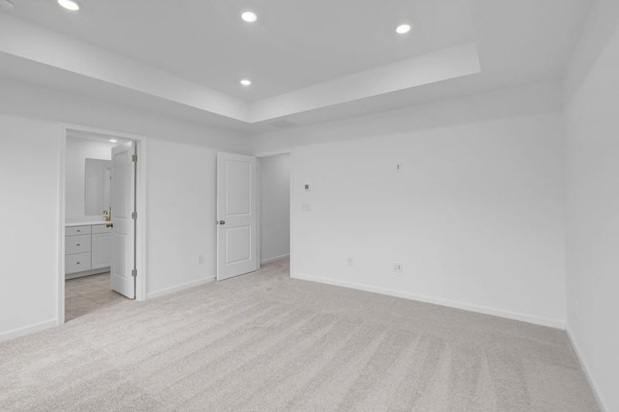 Spacious, unfurnished interior of a new home in Rosewood Farm, Lawrenceville (Image 12).