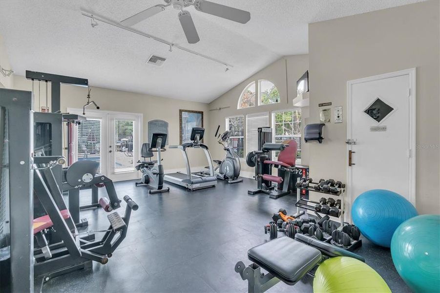 Community amenities in , Palm Harbor (Image 7).
