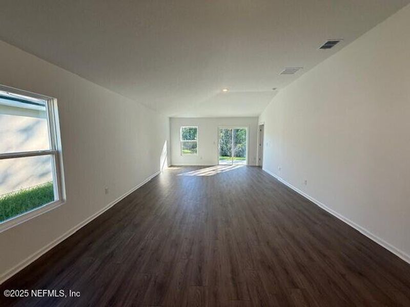 Spacious, unfurnished interior of a new home in Grand Reserve, Bunnell (Image 25).