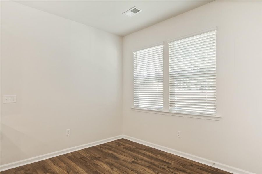 Spacious, unfurnished interior of a new home in Heritage Bay, Sumter (Image 18).