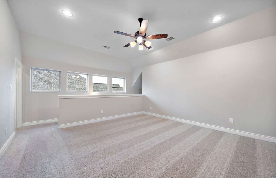 Representative unfurnished interior of a home built from the 3326 by Ravenna Homes in Cross Creek West, Fulshear (Image 56).