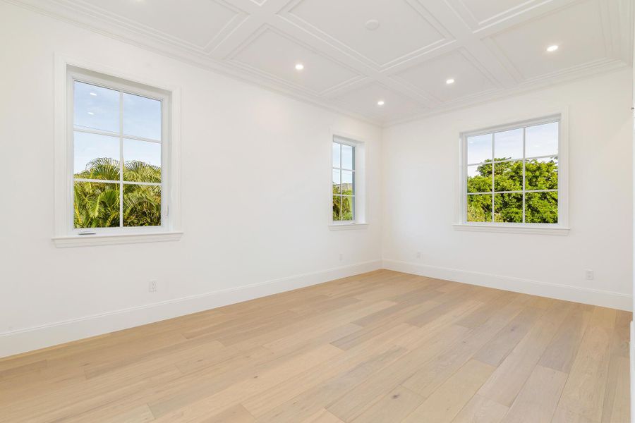 Spacious, unfurnished interior of a new home in , West Palm Beach (Image 23).