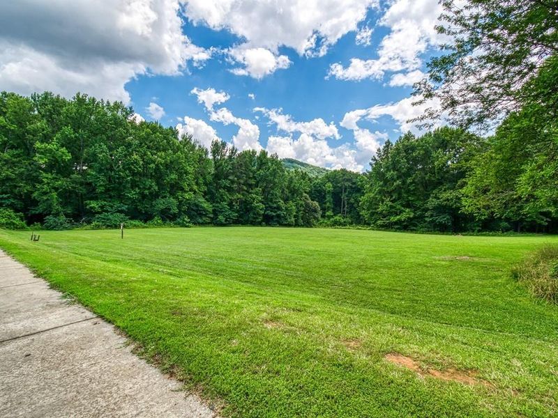 Natural landscape and outdoor views near East Park Village in Kennesaw (Image 35).
