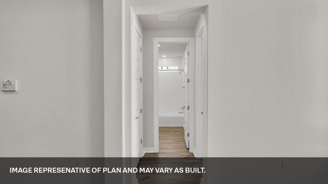 Spacious, unfurnished interior of a new home in Rosenbusch Ranch, Leander (Image 13).