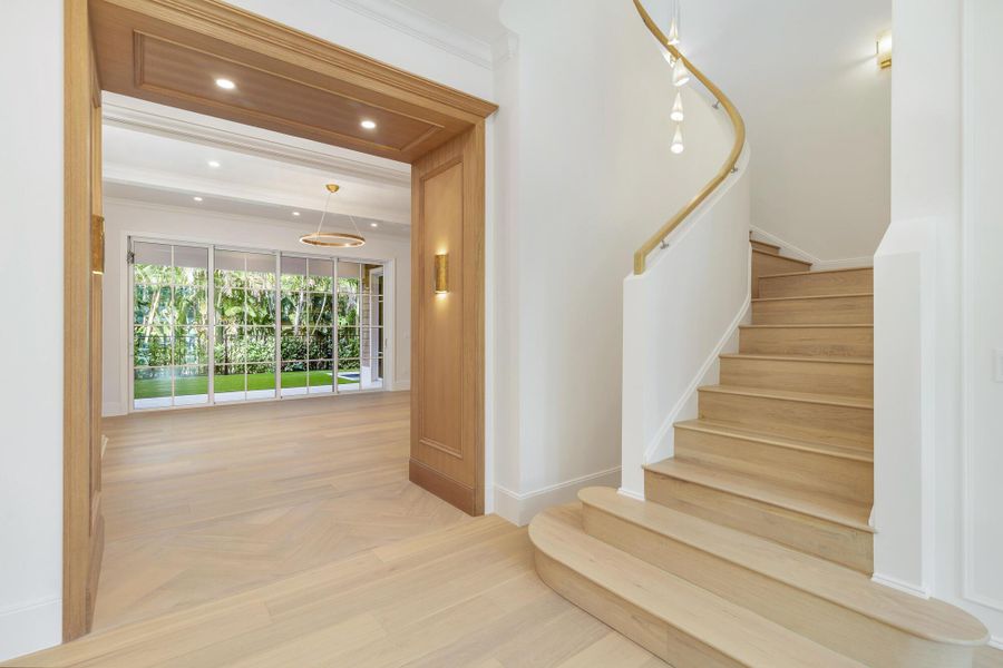 Spacious, unfurnished interior of a new home in , West Palm Beach (Image 49).