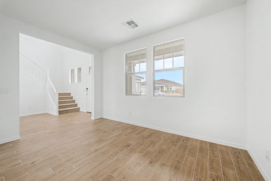 Spacious, unfurnished interior of a new home in White Tank Vistas, Waddell (Image 11).