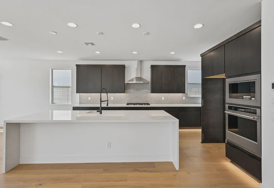 Kitchen - 5 of 16