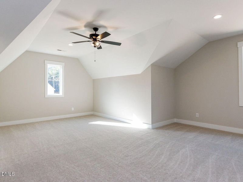 033-1280x960-bonus-room