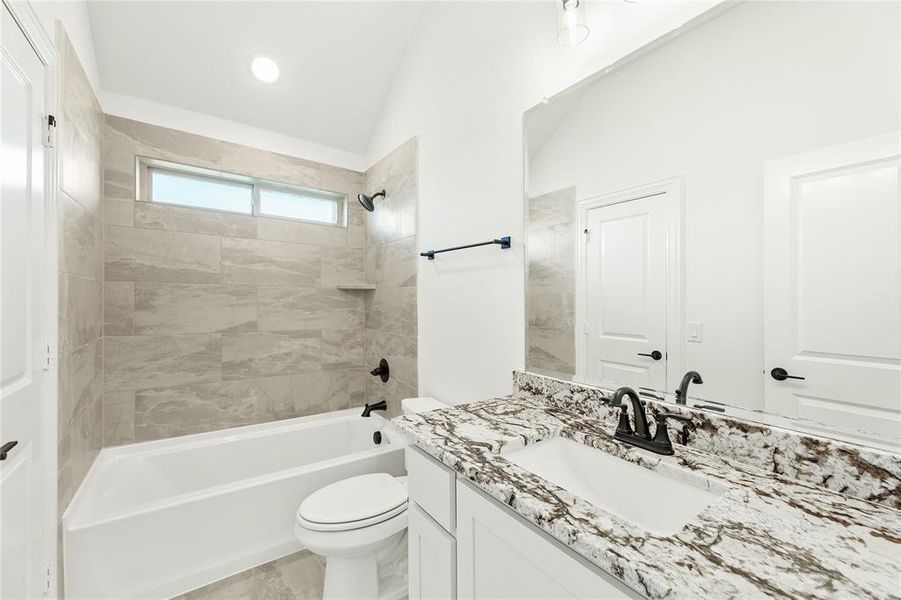 Furnished interior view inside a new home in Glenbrook, Red Oak (Image 14).