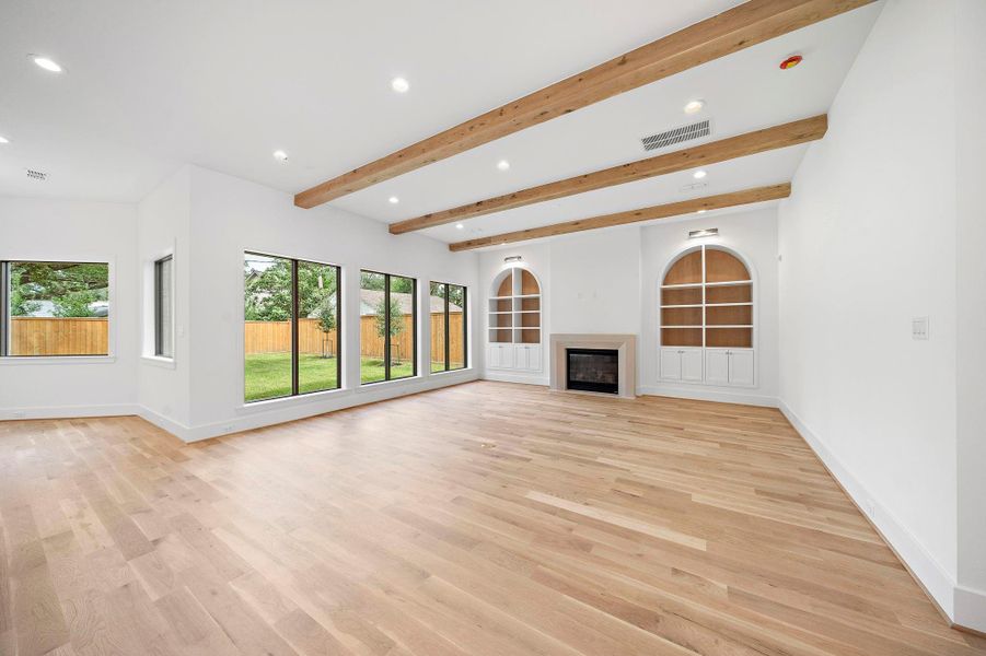 Spacious, unfurnished interior of a new home in , Houston (Image 18).