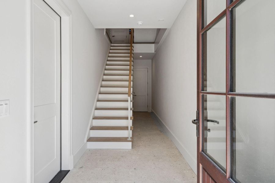 Spacious, unfurnished interior of a new home in , Charleston (Image 24).