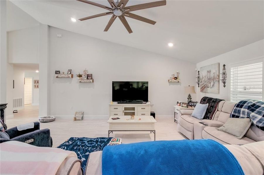 Furnished interior view inside a new home in , Dunnellon (Image 14).