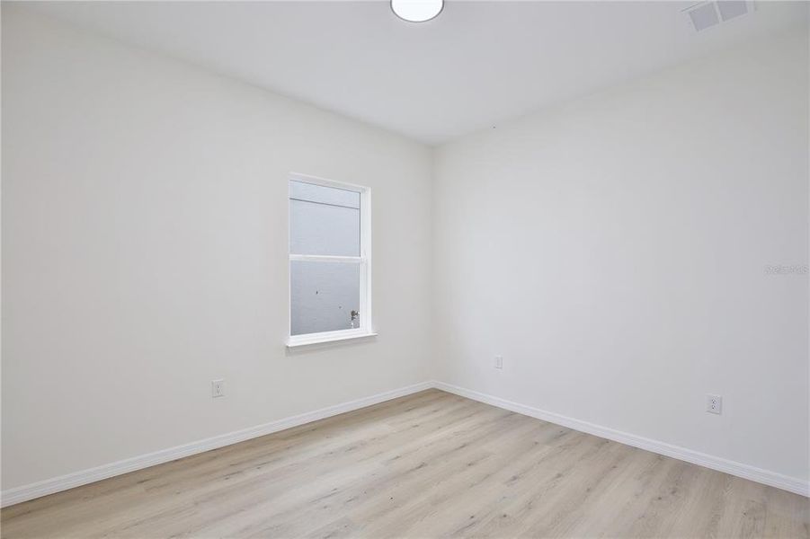 Spacious, unfurnished interior of a new home in , Groveland (Image 27).
