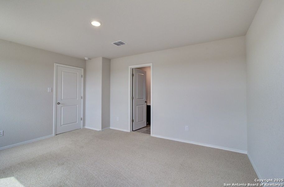 Spacious, unfurnished interior of a new home in Prairie Green, Converse (Image 18).