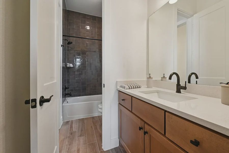 Furnished interior view inside a new home in Meridiana 60's, Manvel (Image 32).