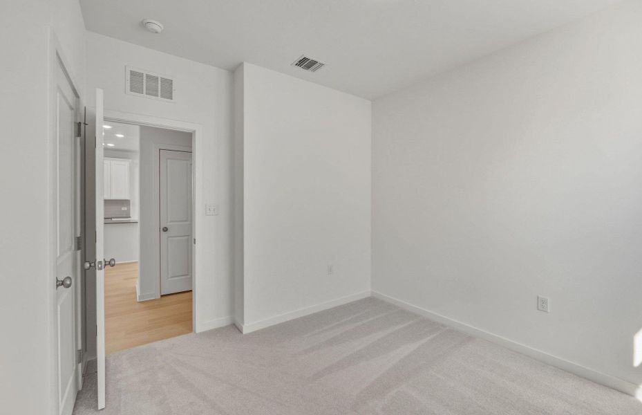 Spacious, unfurnished interior of a new home in Larson Crossing, Elgin (Image 14).