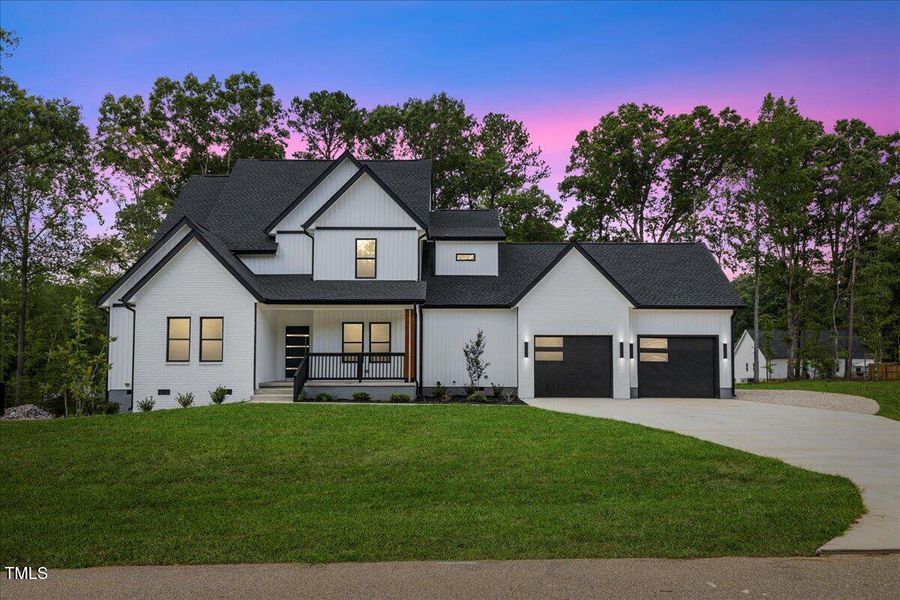 01-123-125 Ottawa Dr