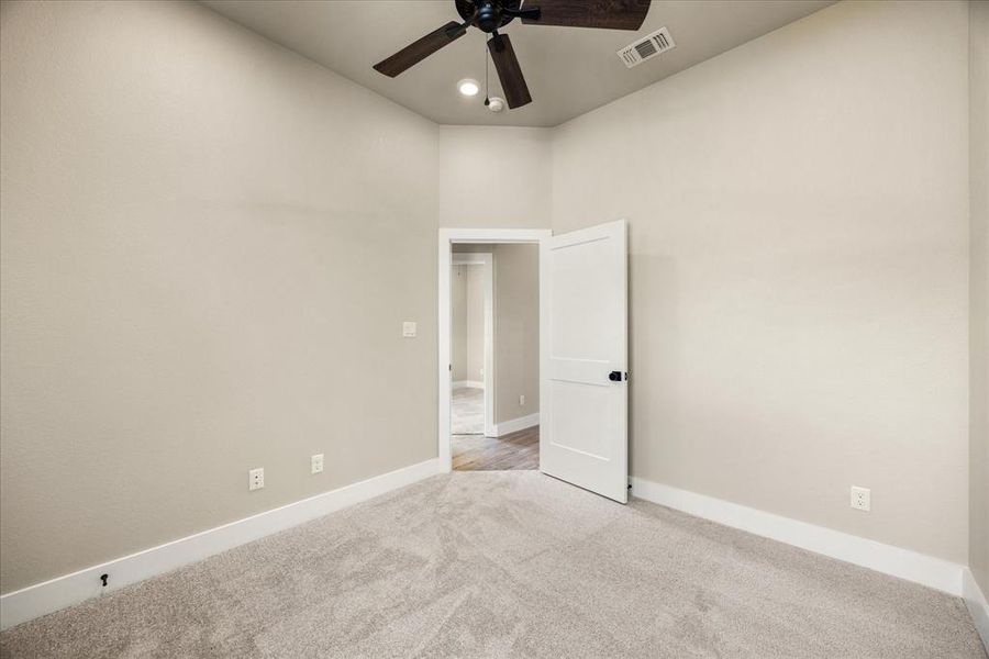 Spacious, unfurnished interior of a new home in , Granbury (Image 22). Spacious, unfurnished interior of a new home in , Granbury (Image 22).