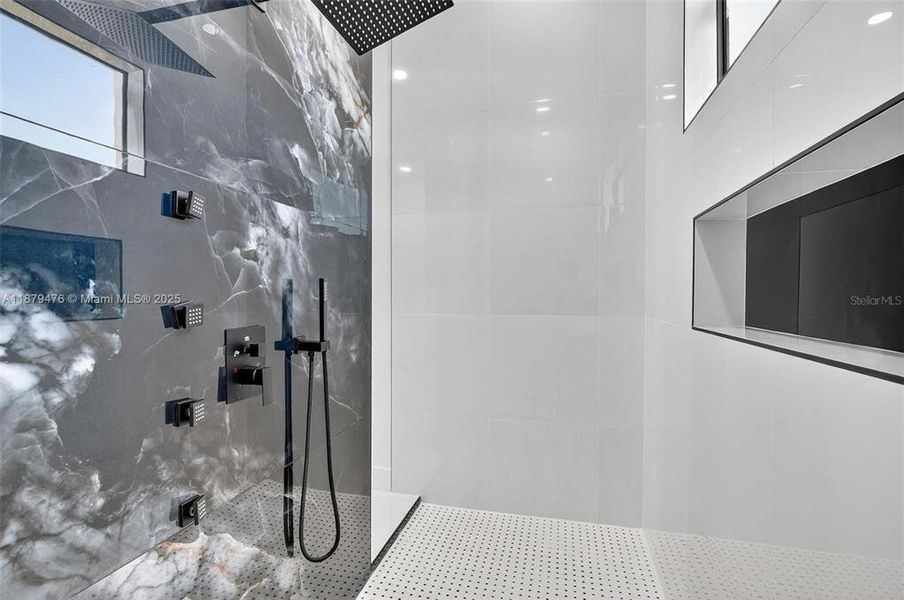 Furnished interior view inside a new home in , Cape Coral (Image 8).