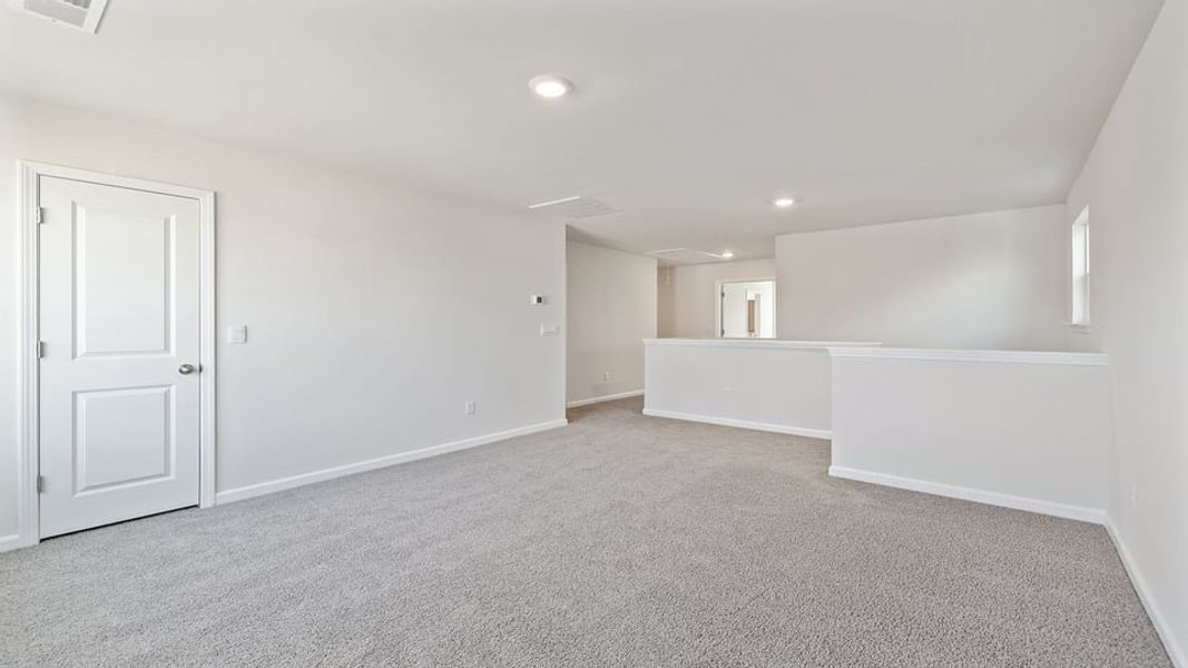 Spacious, unfurnished interior of a new home in Baxter Village, Boiling Springs (Image 19).