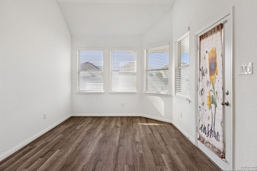 Image 56 of a home in Rhine Valley.