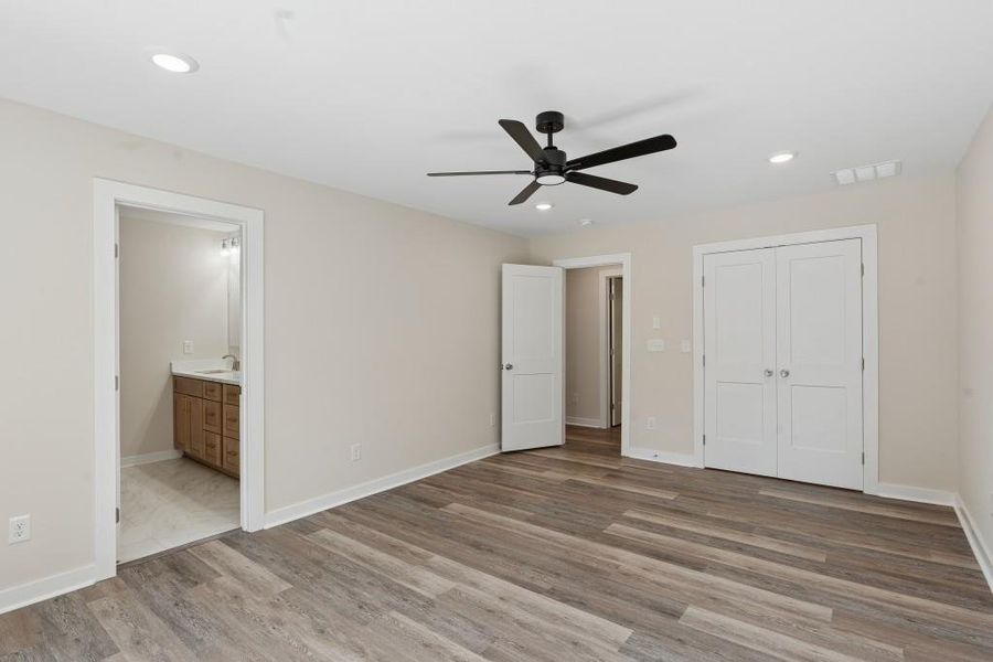 Spacious, unfurnished interior of a new home in , Gainesville (Image 30).