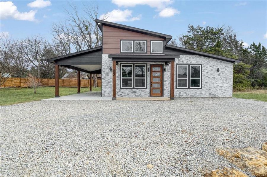 Exterior details and patio area of a home in , Gordonville (Image 2). Exterior details and patio area of a home in , Gordonville (Image 2).