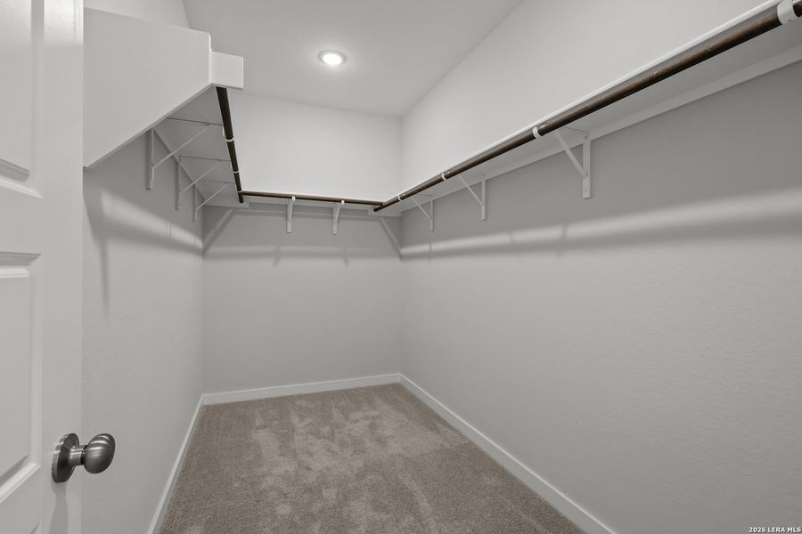 Spacious, unfurnished interior of a new home in Cinco Lakes, San Antonio (Image 23).