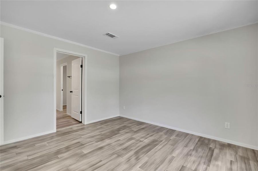 Spacious, unfurnished interior of a new home in , Hernando (Image 11).