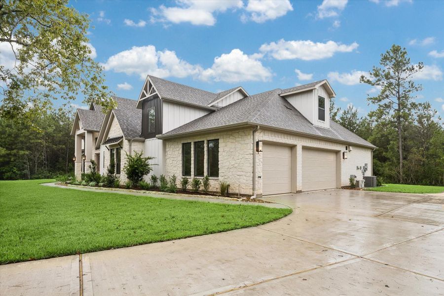 3-Car Garage.