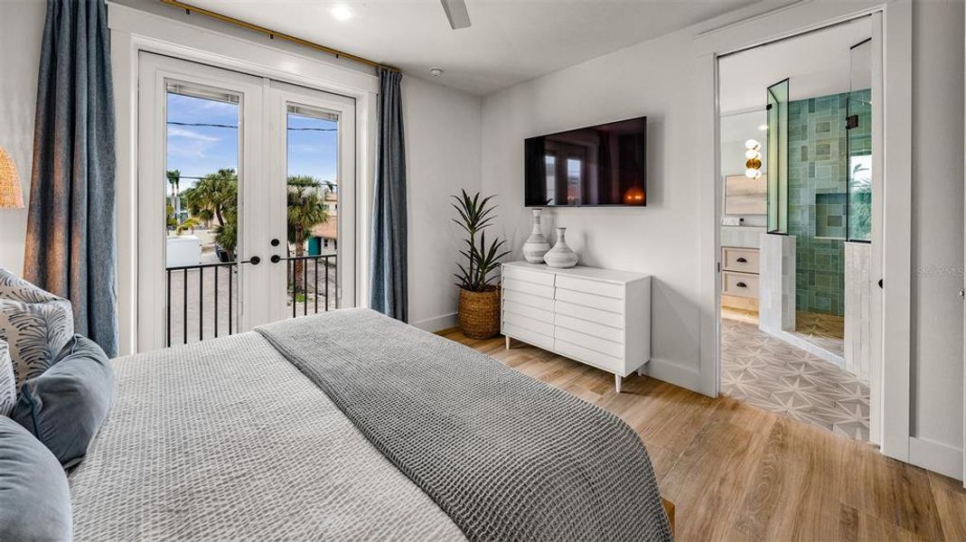 Furnished interior view inside a new home in , Sarasota (Image 11).