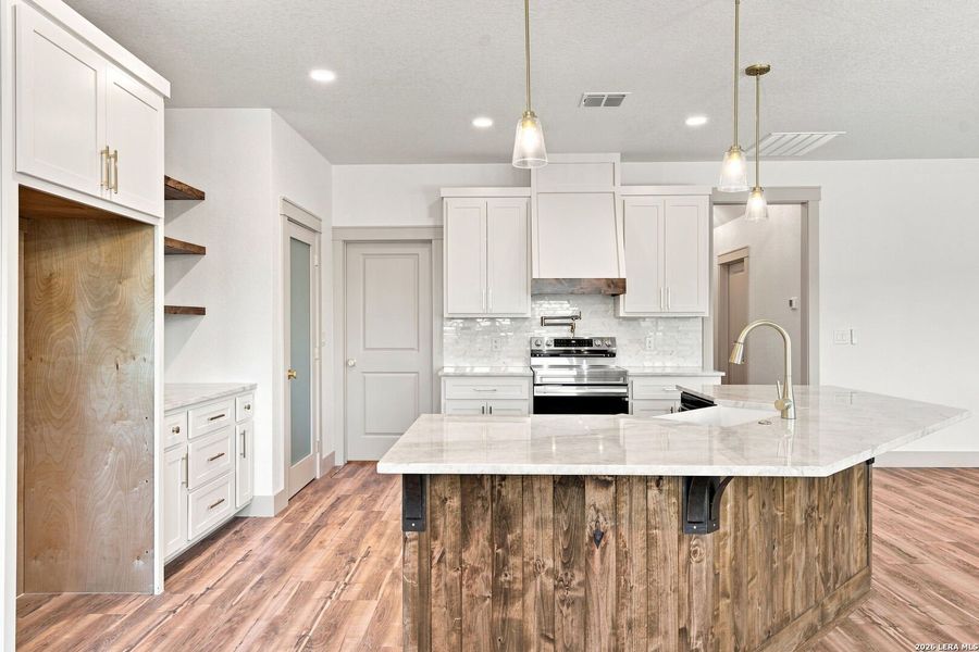 Furnished interior view inside a new home in , Kerrville (Image 9).
