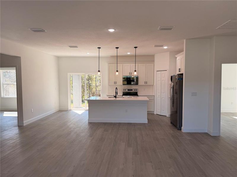 Spacious, unfurnished interior of a new home in , Dunnellon (Image 20). Spacious, unfurnished interior of a new home in , Dunnellon (Image 20).