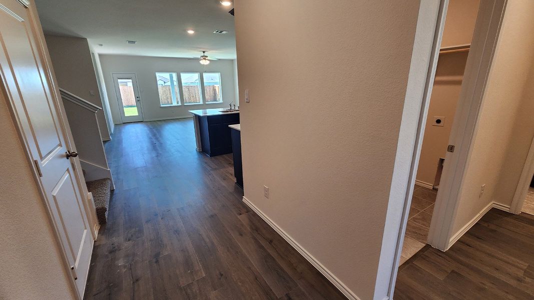 Spacious, unfurnished interior of a new home in Waverly Estates, Nevada (Image 13).