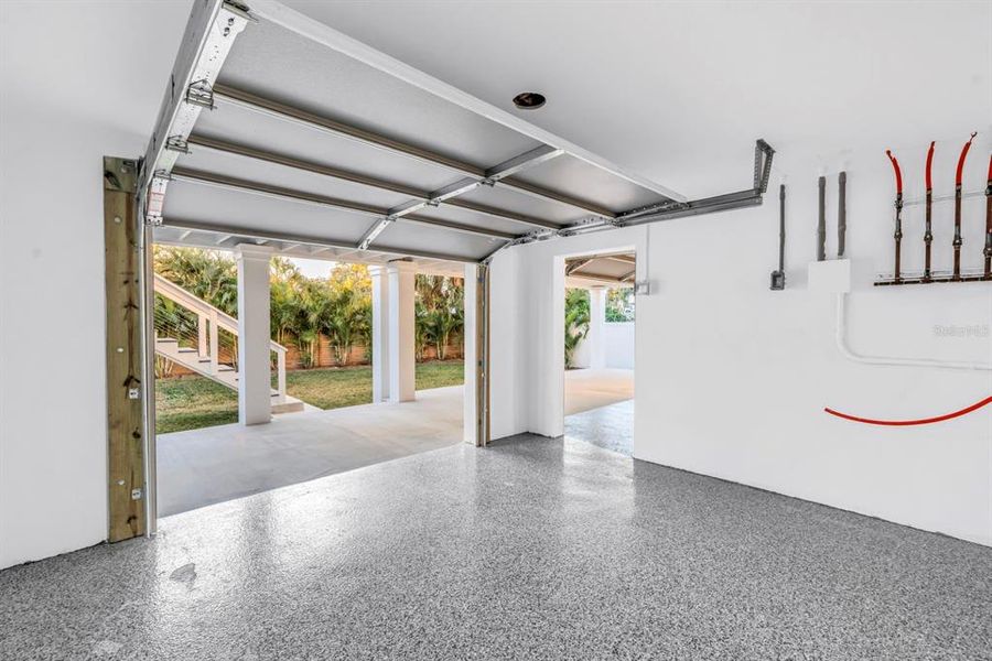 Spacious, unfurnished interior of a new home in , St. Petersburg (Image 27).