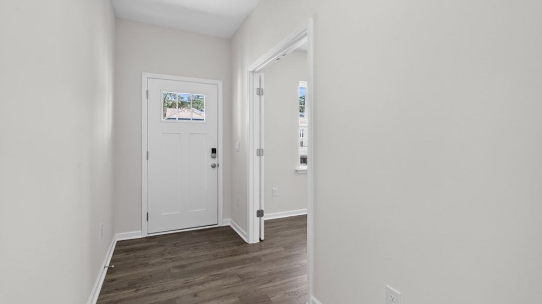 Spacious, unfurnished interior of a new home in Cambridge Park, Mebane (Image 9).