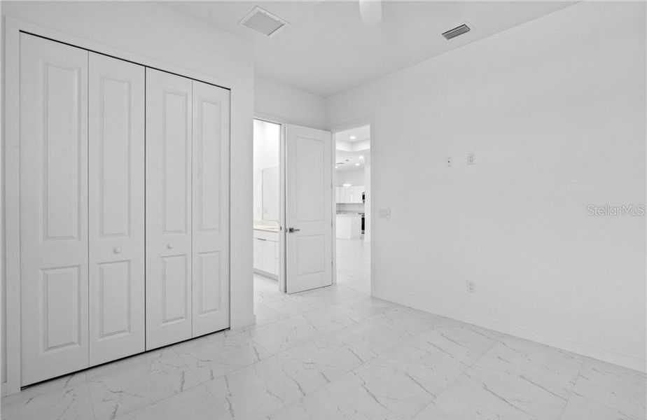 Spacious, unfurnished interior of a new home in , Cape Coral (Image 24).